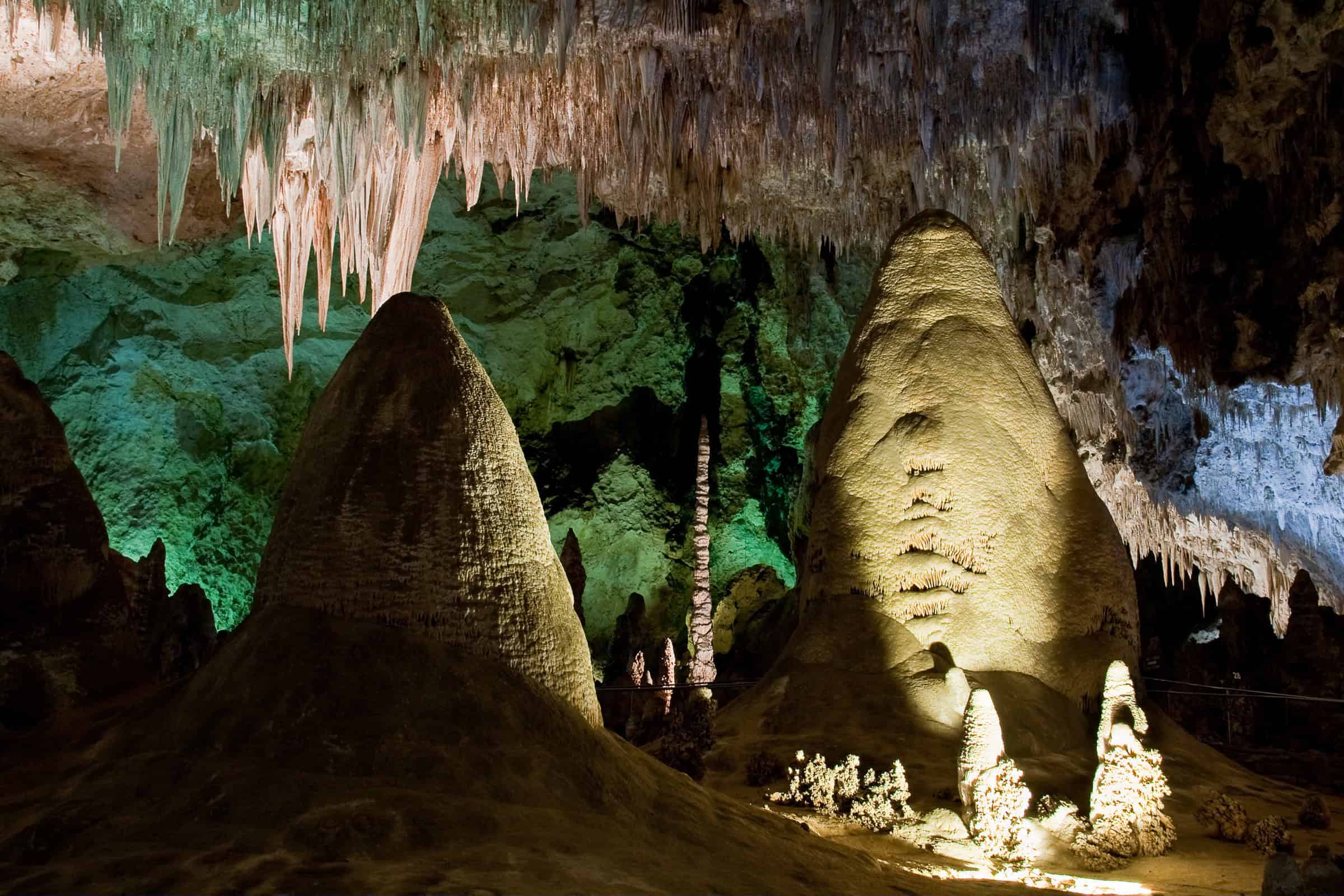 17 Unbelievable Natural Wonders in the USA 6 Carlsbad Caverns (New Mexico)
