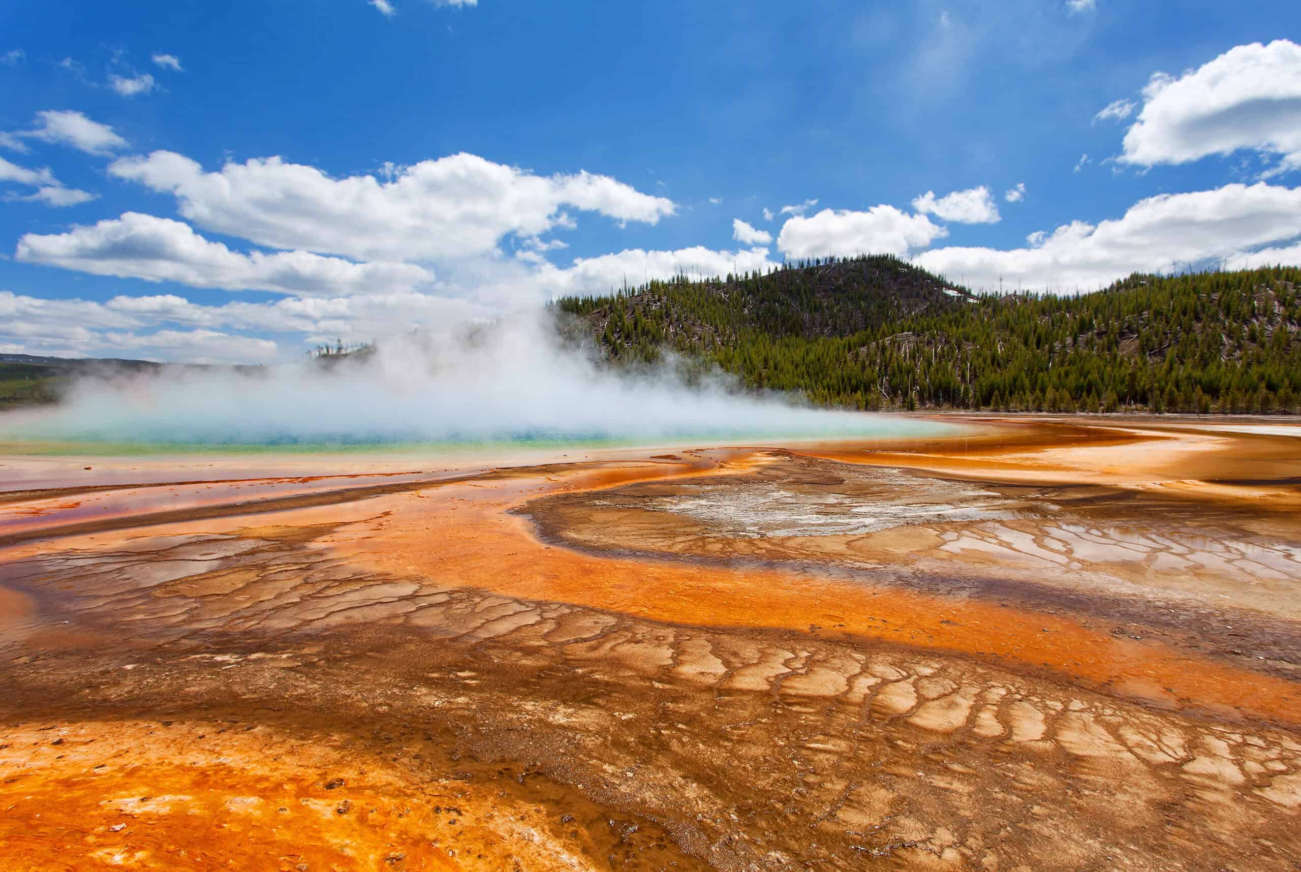 17 Unbelievable Natural Wonders in the USA 11 Yellowstone National Park