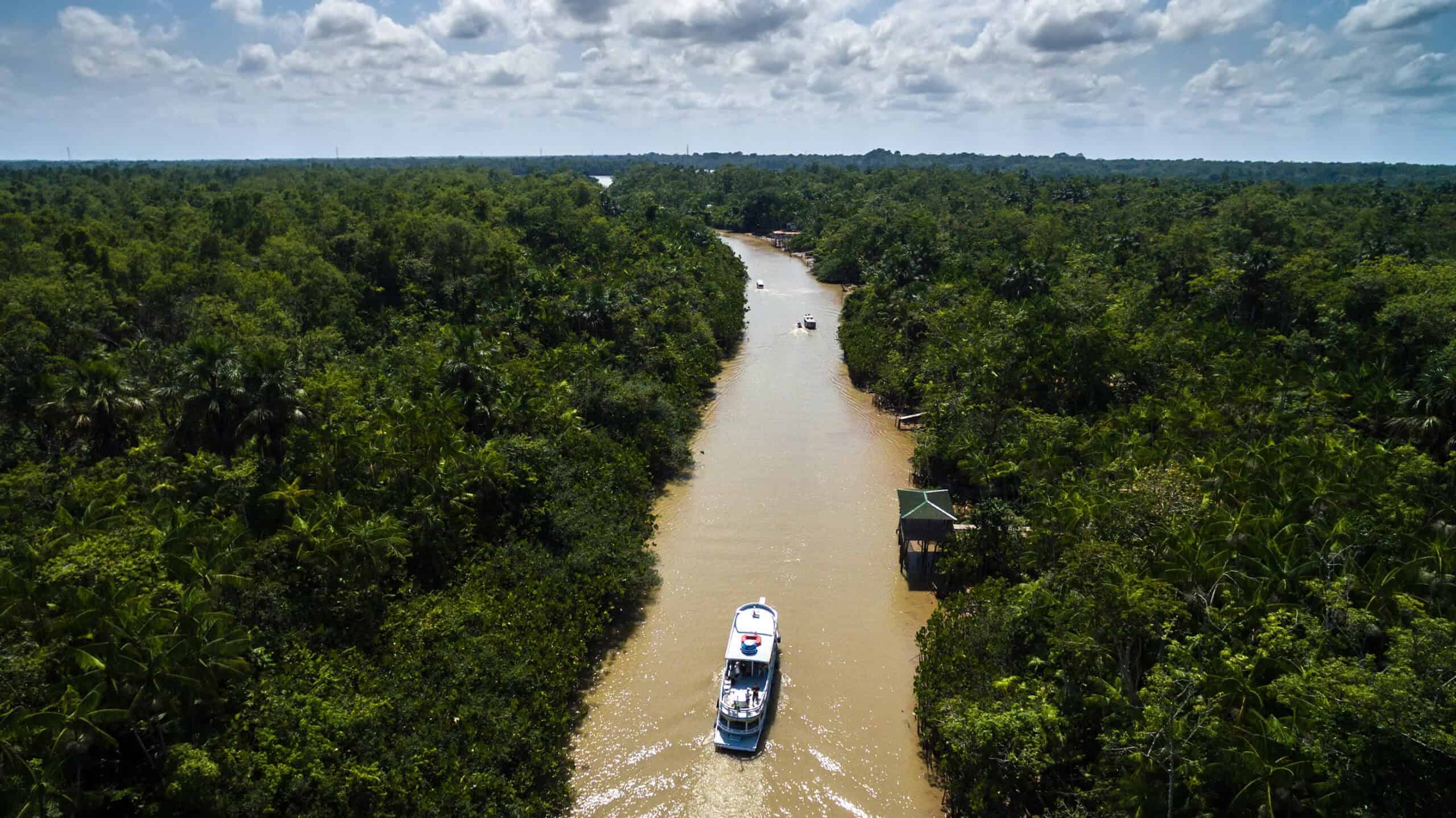 20 Bucket List Experiences Around the World You Can’t Miss 14 Cruising the Amazon River, Brazil