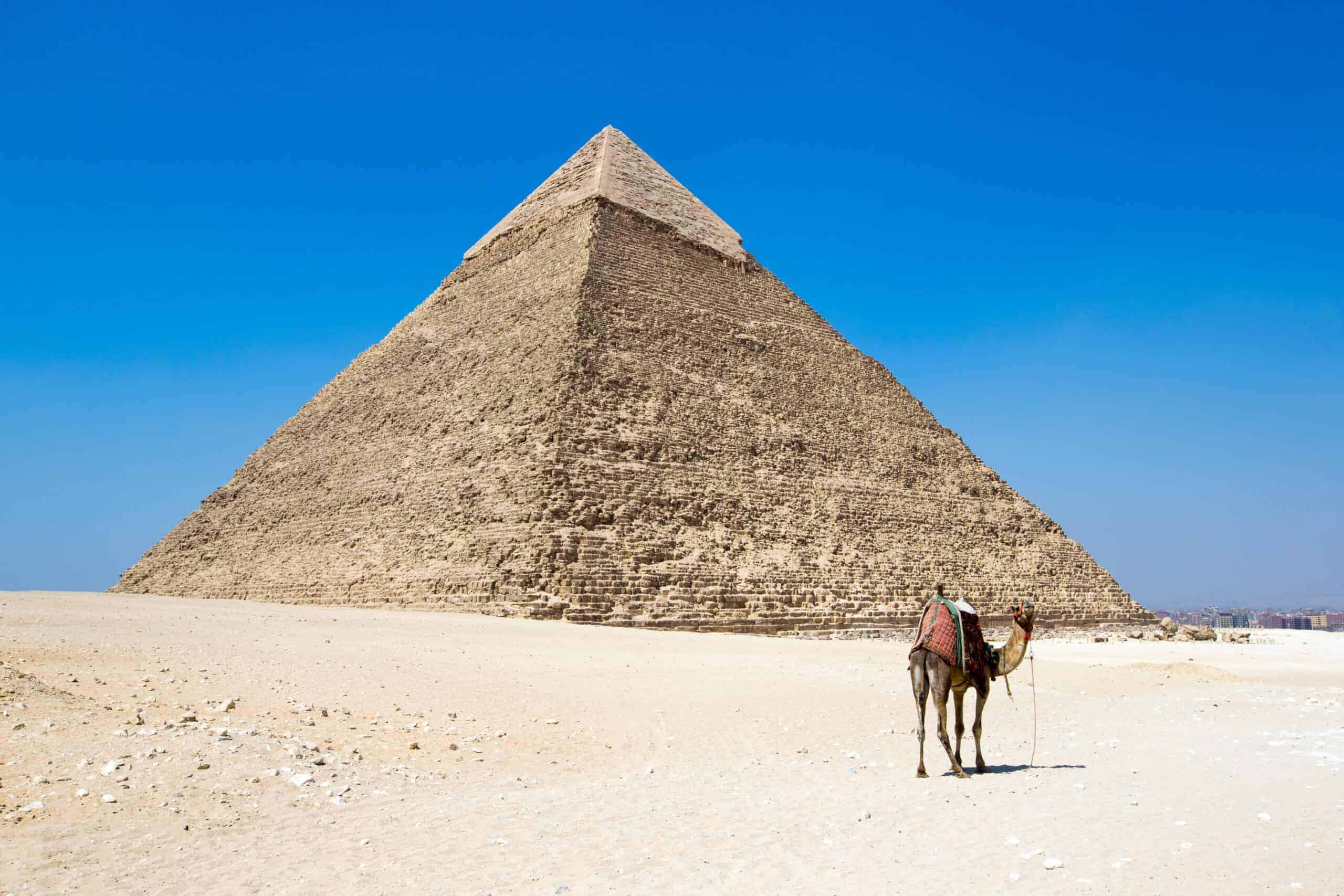 20 Bucket List Experiences Around the World You Can’t Miss 12 Visiting the Pyramids of Giza, Egypt