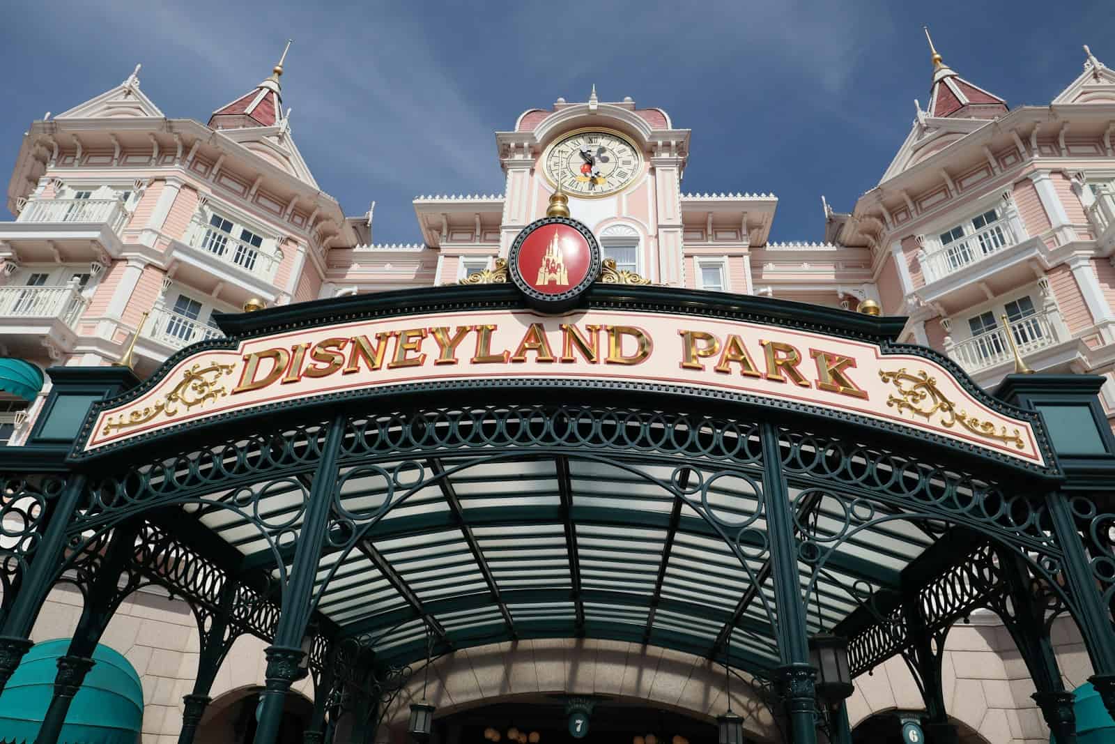 TripAdvisor's Theme Park Rankings Are So Bad They're Actually Hilarious 7 black metal frame with clock tower
