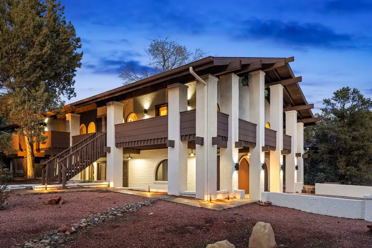 Charming Sedona Rentals That Make the Desert Look Even Better 7 prperty-images-0