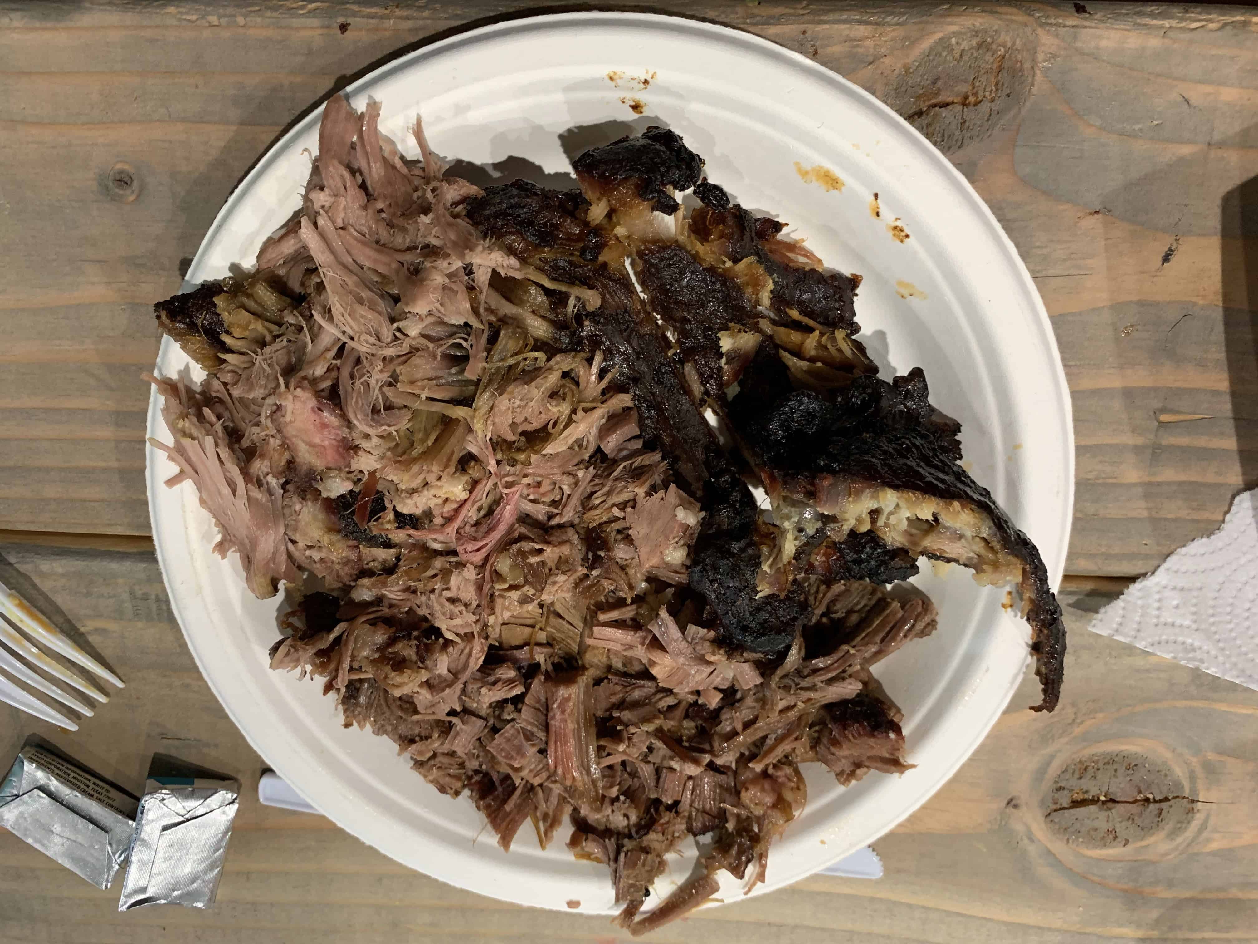 A barbecue plate at IDK Barbecue in Tropic Utah